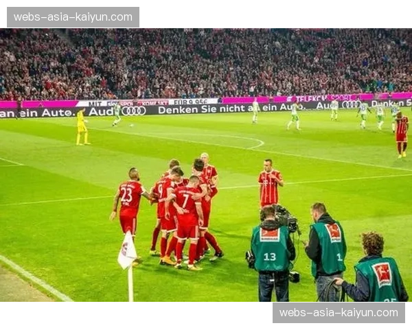 球迷文化观察:马德里与慕尼黑的客场看台,歌声从未停歇 球迷文化观察:马德里与慕尼黑的客场看台,歌声从未停歇