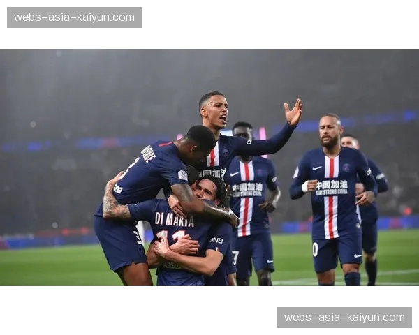 巴黎圣日耳曼VS图卢兹前瞻：传控压制与铁血防守的战术对决